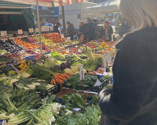 Tour enogastronomici Lierna: Lunedì a Mandello: vivi il Mercato come un local