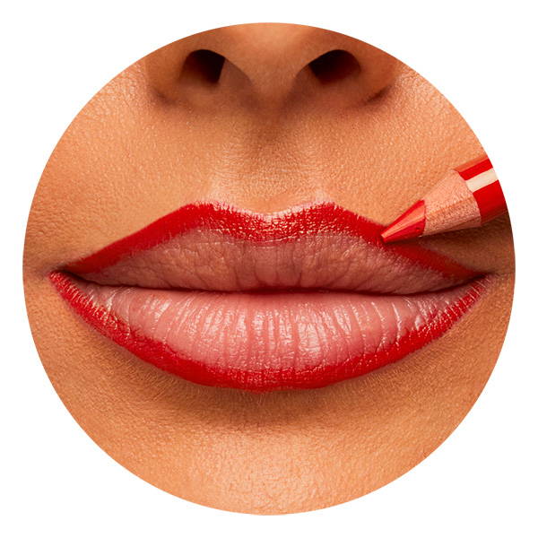 maquillage crayon contour des lèvres