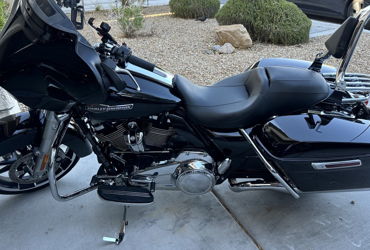2023 HARLEY-DAVIDSON STREET GLIDE ABS motorcycle for rent near Las Vegas , NV