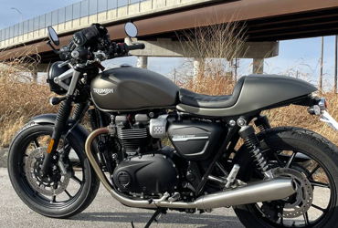 2021 TRIUMPH STREET TWIN motorcycle for rent near KCMO, MO