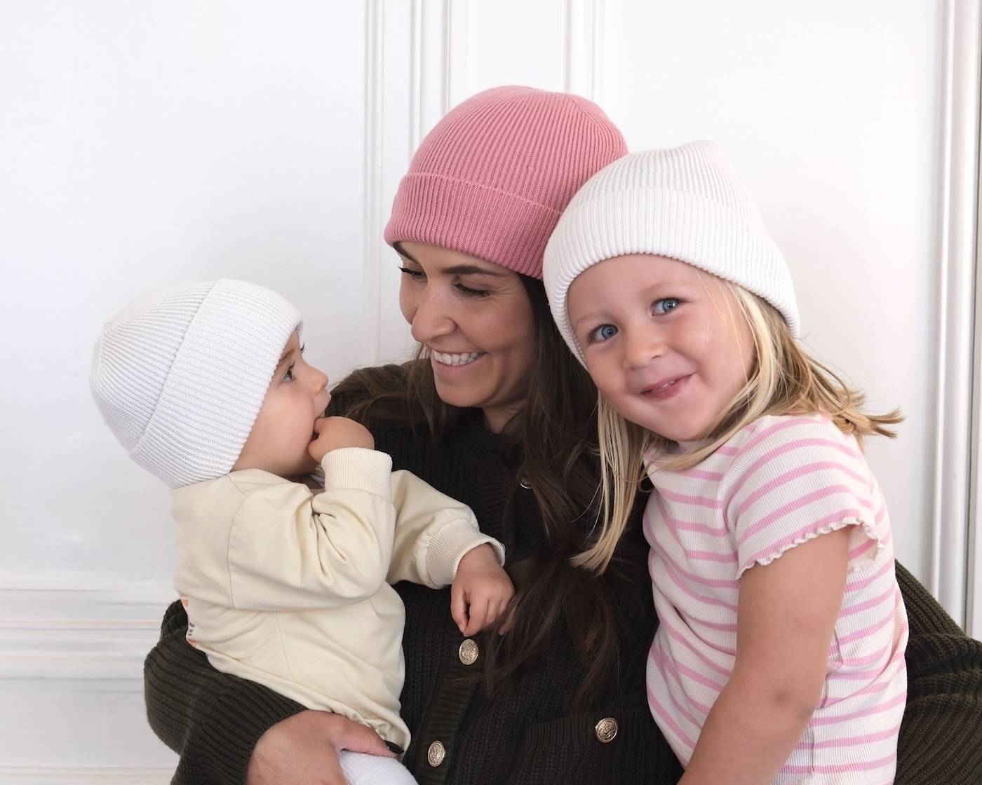 bonnet joli nous tour de cou tricot laine mérinos cashwool Italie bébé enfant junior et adulte qualité élégance premium marque suisse excellence