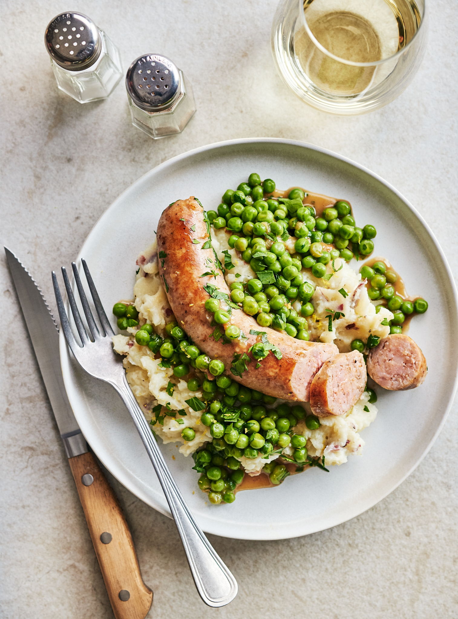 Mashed Red Potatoes with Sausages and Peas | RICARDO