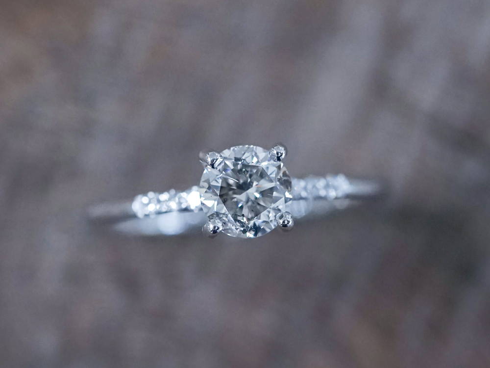 design-plus-size-engagement-ring-brilliant-cut-diamond-ring