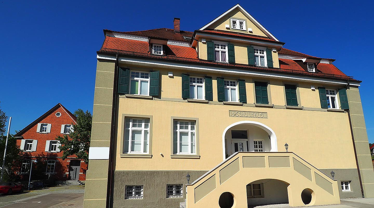  Ulm
- Blaustein ist ein idealer Wohn- und Immobilienstandort für Familien und auch Naturfreunde. Kaufen Sie hier ein Haus, eine Wohnung oder ein großzügiges Grundstück.