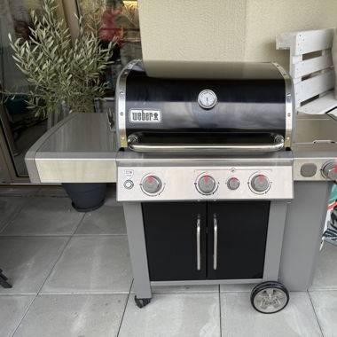 BARBECUE À GAZ GENESIS E-335 Weber