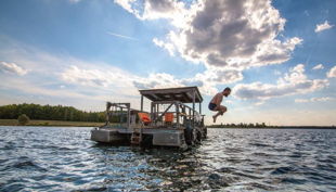 südseefloß hinein ins kühle nass