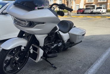 2024 HARLEY-DAVIDSON ROAD GLIDE motorcycle for rent near Hialeah, FL