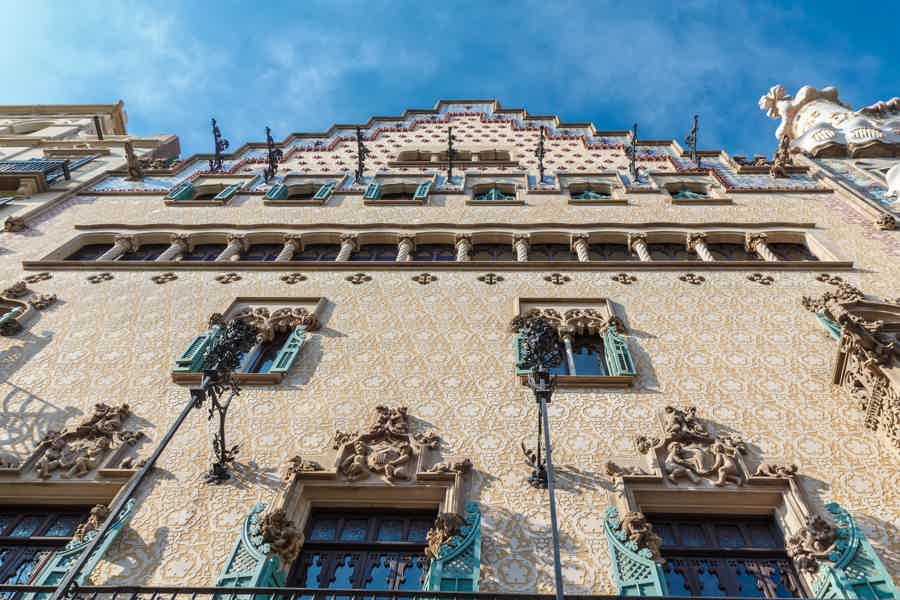 Barcelona's Architecture Observing Local-Guided Tour - photo 2