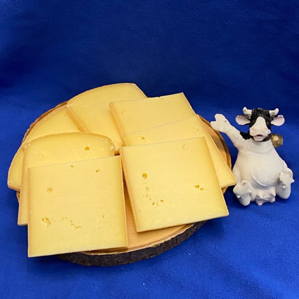 raclette-suisse-coupee-en-tranche