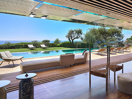  Vigo
- Designer villa by Jean Nouvel (c) Engel & Völkers Market Center Côte d'Azur