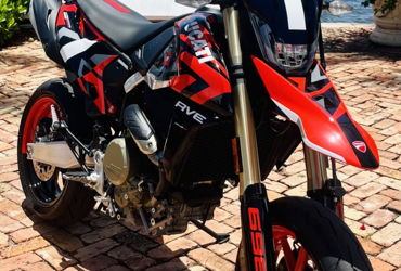 2024 DUCATI HYPERMOTARD 698 MONO RVE motorcycle for rent near Fort Lauderdale, FL