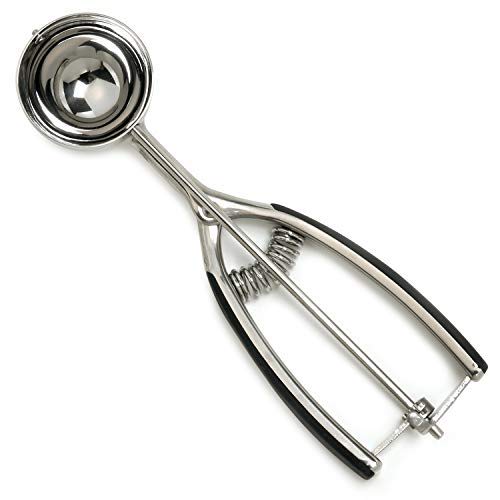 Norpro Grip-EZ Stainless Scoop vs Spring Chef Ice Cream Scoop - Slant