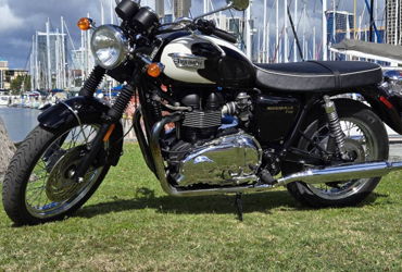 2010 TRIUMPH BONNEVILLE motorcycle for rent near Honolulu, HI