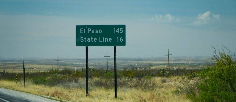 El paso road sign