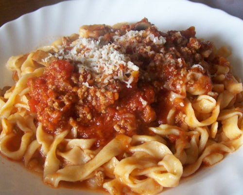 Cooking classes Bari: Tagliatelle al Ragù Lesson: The True Tradition