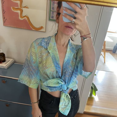 OG 90ies vintage shirt in a colorful print
