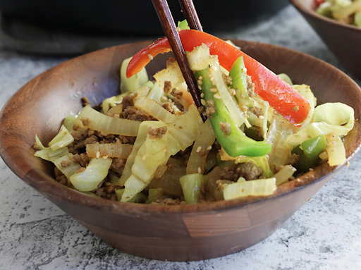 Simple Keto Stir-Fry With Cabbage Noodles