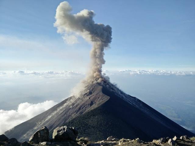 Vulcano in eruzione - regola dei terzi