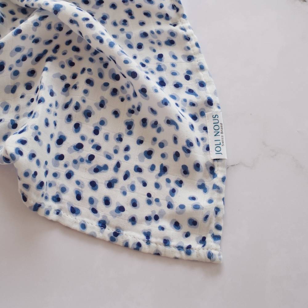 Lange XL et mini élégant de la marque suisse Joli Nous, un accessoire premium pour bébé, alliant design raffiné et qualité exceptionnelle OEKO-TEX GOTS