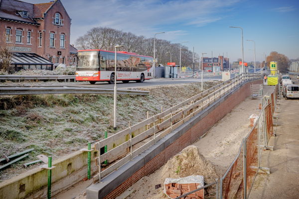 De hellingbaan bij halte Uithoorn Centrum De hellingbaan bij halte Uithoorn Centrum