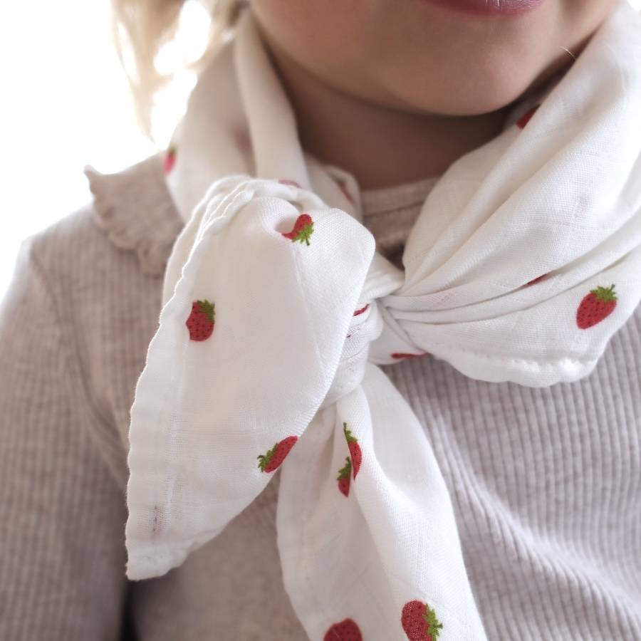 foulard raffiné pour bébé et enfant, en coton doux et bambou et respirant, certifié OEKO-TEX, idéal pour compléter une tenue d’enfant chic et confortable