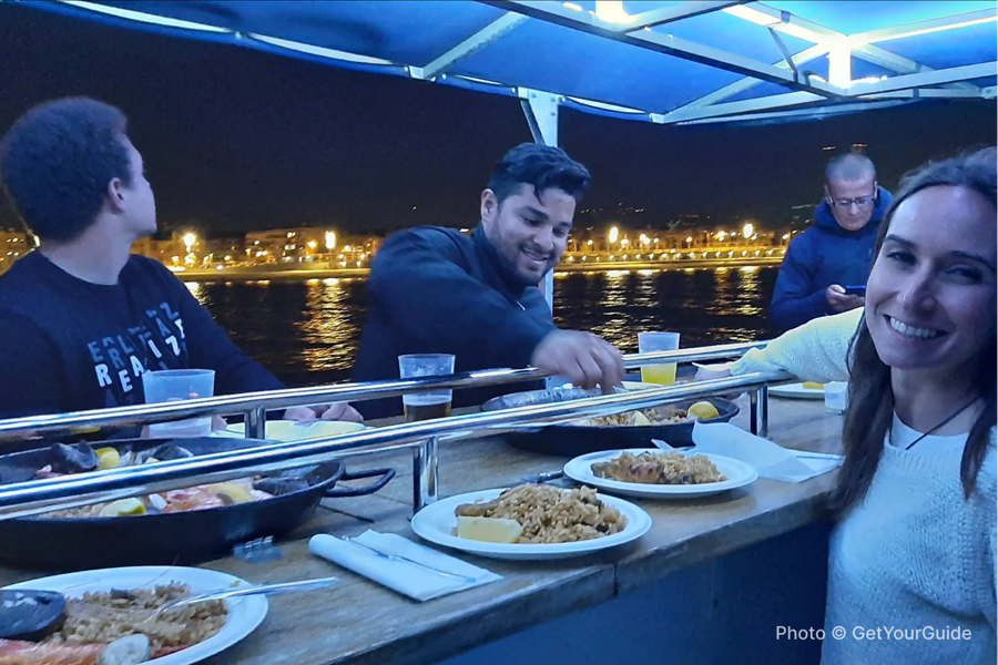 Barcelona: Private Evening Cruise with Dinner and Drinks - photo 5