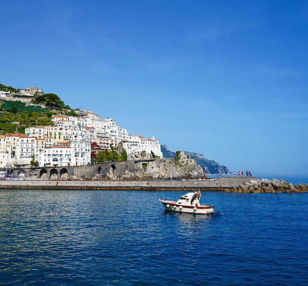  Capri, Italien
- Amalfi
