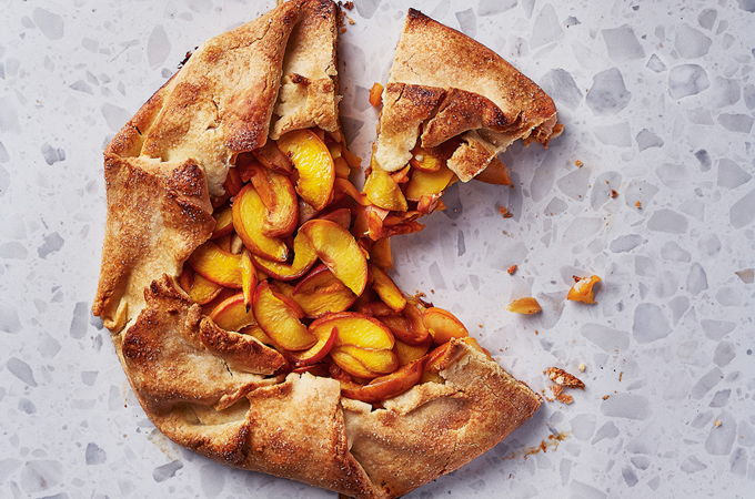 Tarte rustique aux nectarines, aux pêches et aux abricots