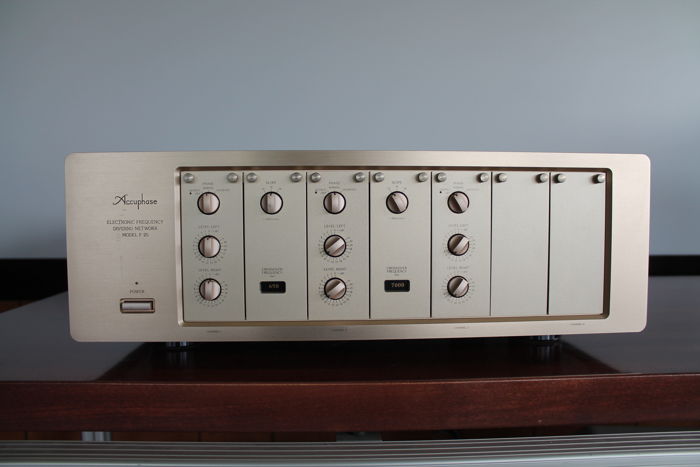 Accuphase F-25 Active Crossover