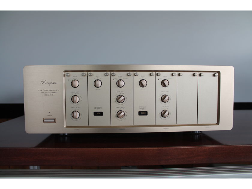 Accuphase F-25 Active Crossover