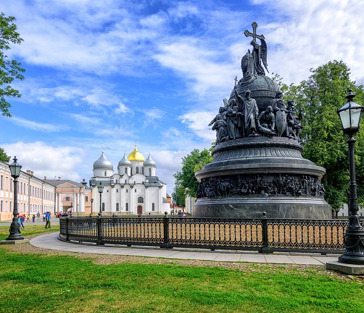 Обзорная экскурсия с посещением Кремля и Ярославова дворища