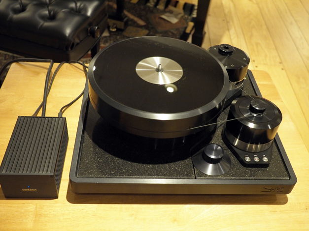 Brinkmann LaGrange turntable with Ront tube power supply