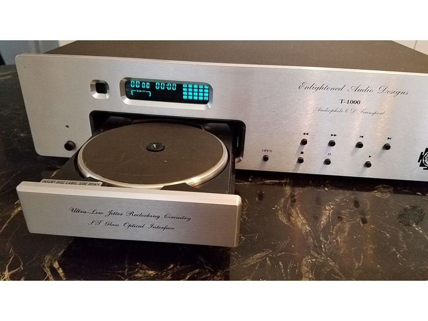 Enlightened Audio Design EAD T-1000 uses Pioneer Stable Platter