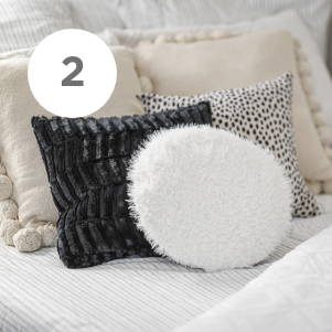 round cuddle fabric throw pillow tutorial