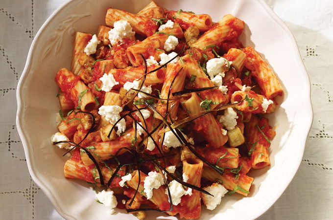 <i>Rigatoni alla Norma</i> (Rigatonis à l'aubergine)