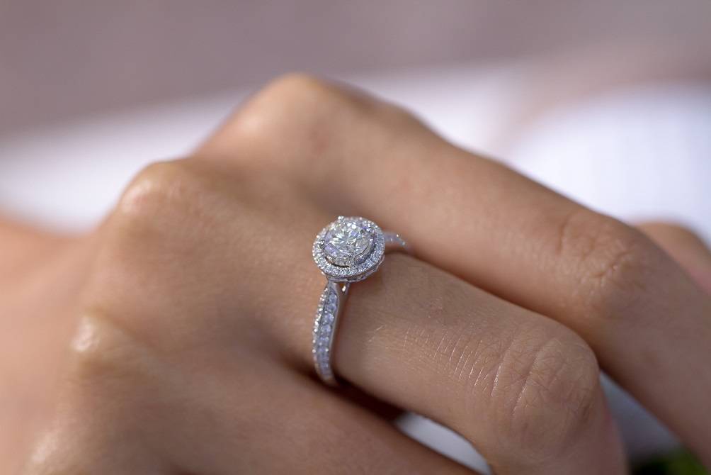 GIA diamond engagement rings - Pobjoy Diamonds