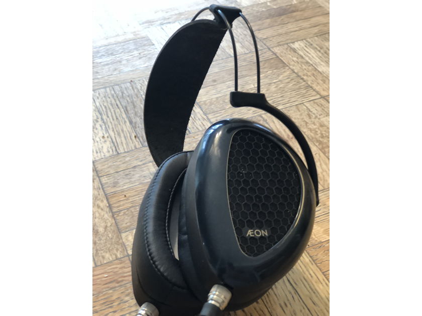 MrSpeakers AEON FLOW  PRIVCE REDUCED FOR QUICK SALE