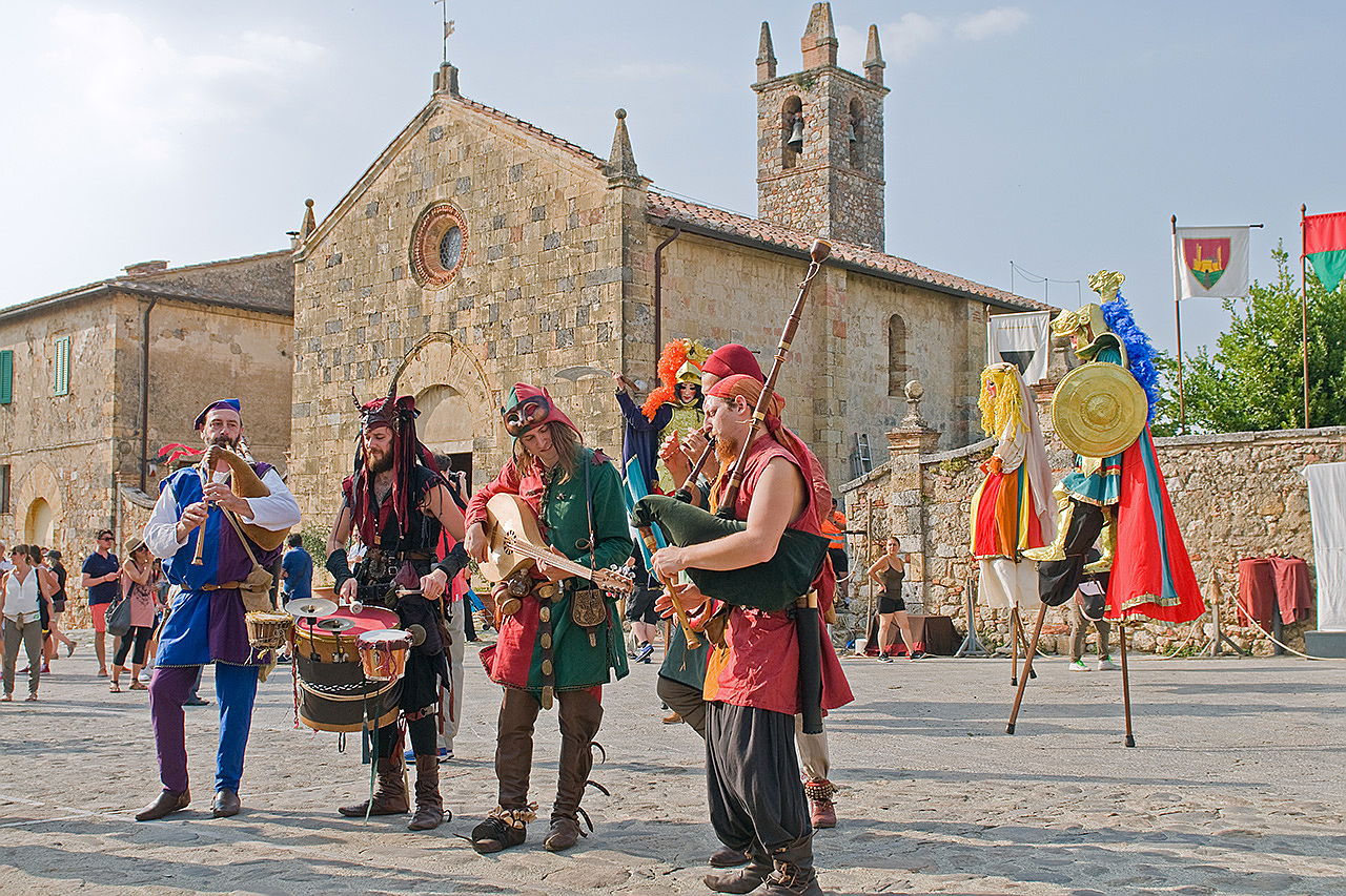  Siena (SI)
- Festa medievale a Monteriggioni, Siena, Tuscany, Italy