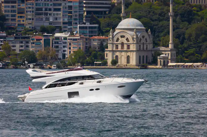 Small-Group Yacht Cruise with Audio Guide & Snacks