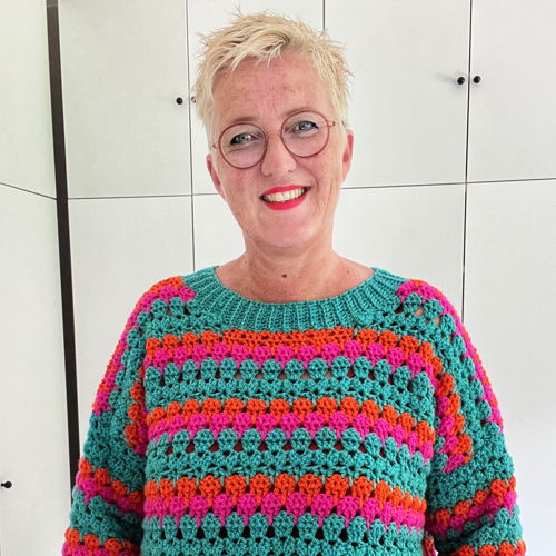 Knitting pattern for sweater Nicole by teacher Sas