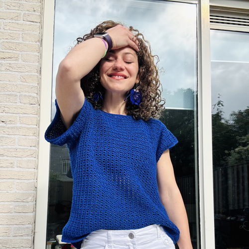 Chic Whimsy Blouse Crochet Pattern – Easy Fingering Weight Top with Ruffled Sleeves – Sizes XS–5XL