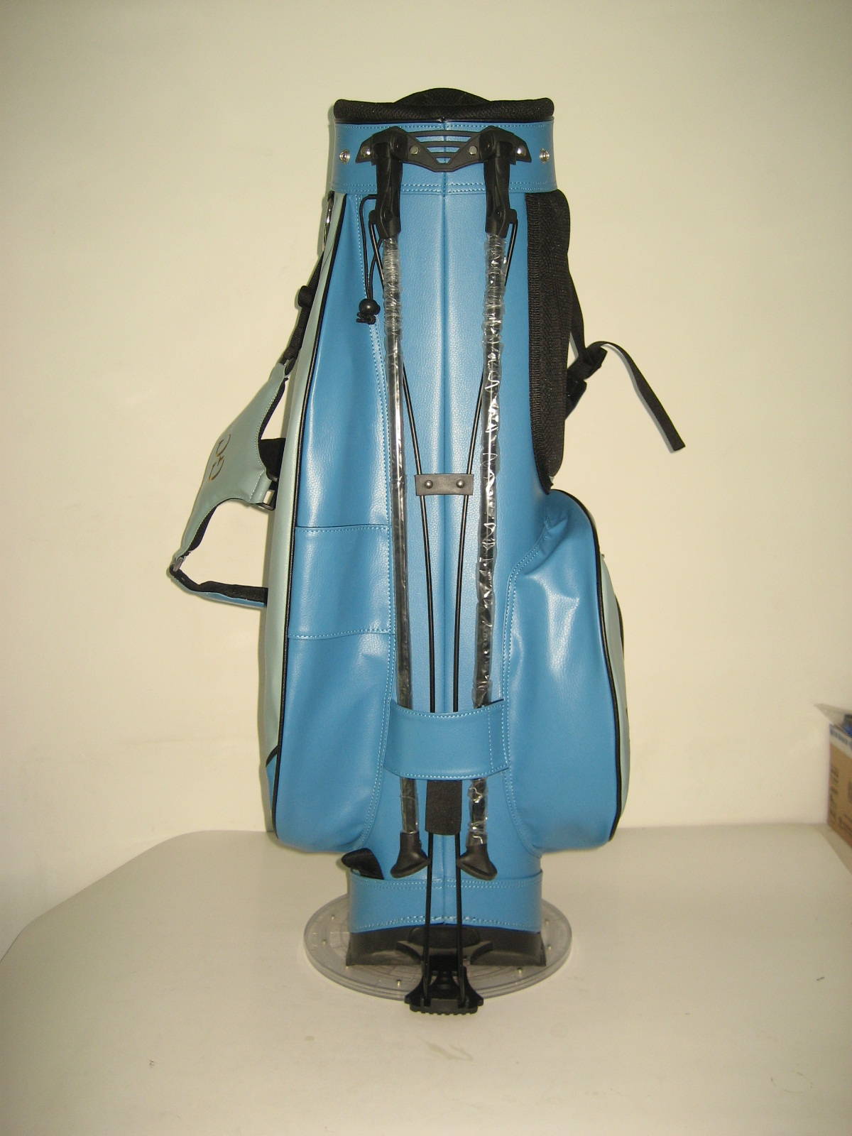 Customised football club golf bags by Golf Custom Bags 152