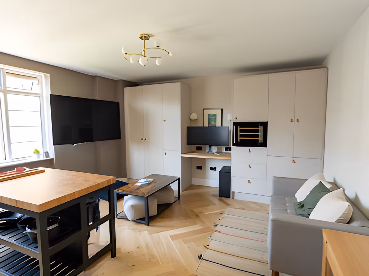 snippi renovators ltd building firm canary wharf