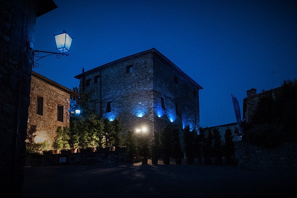  Siena (SI) ITA
- L'evento Bluetrusco, sulla cultura etrusca con approfondimenti storici e intrattenimento musicale, si terrà presso il Castello di Murlo, in provincia di Siena