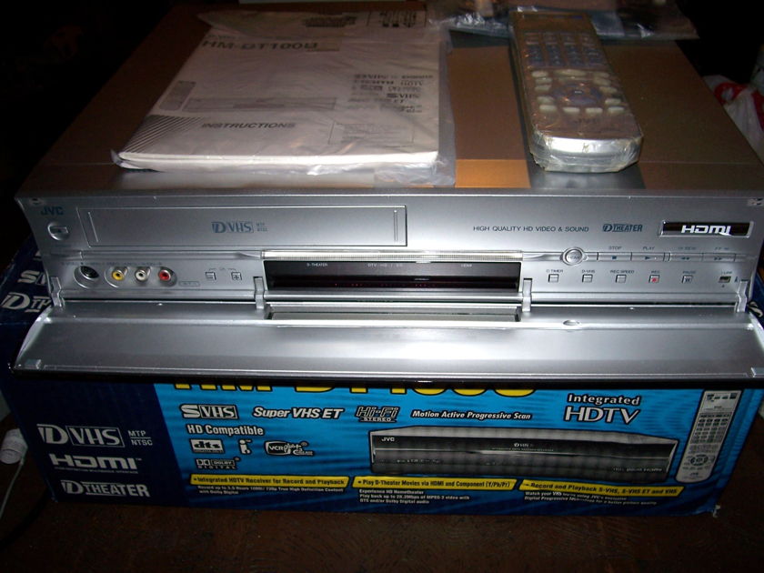 JVC HM-DT100U DVHS VCR with Integrated HDTV Tuner