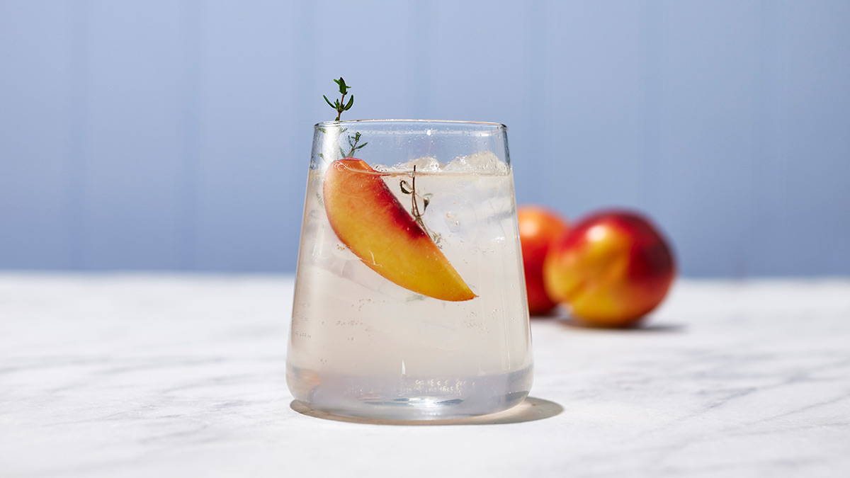 Nectarine Fizz Cocktail Recipe | Minimax