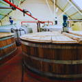 Cuves de fermentation Washbacks de la distillerie Ben Nevis dans les Highlands de l'ouest d'Ecosse