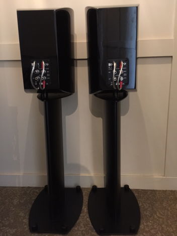 KEF XQ-20 with stands