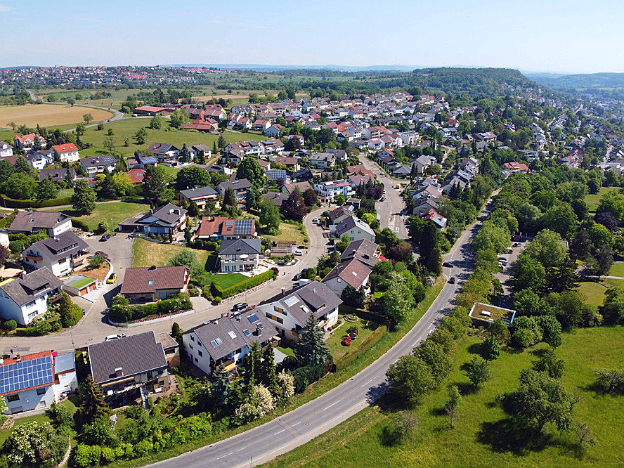  Karlsruhe
- Hier sehen Sie Pforzheim Eutingen aus der Luft. Erfahren Sie mehr über den Kauf oder Verkauf eines Mehrfamilienhauses in Pforzheim.