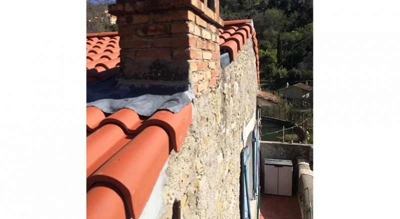 Rénovation de la couverture en tuiles romanes à Menton — photo 19 sur 34 — CEG TOITURE